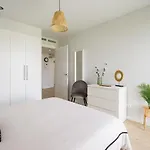 Sofia Navarro Bello, 1 P2 6d דירה *