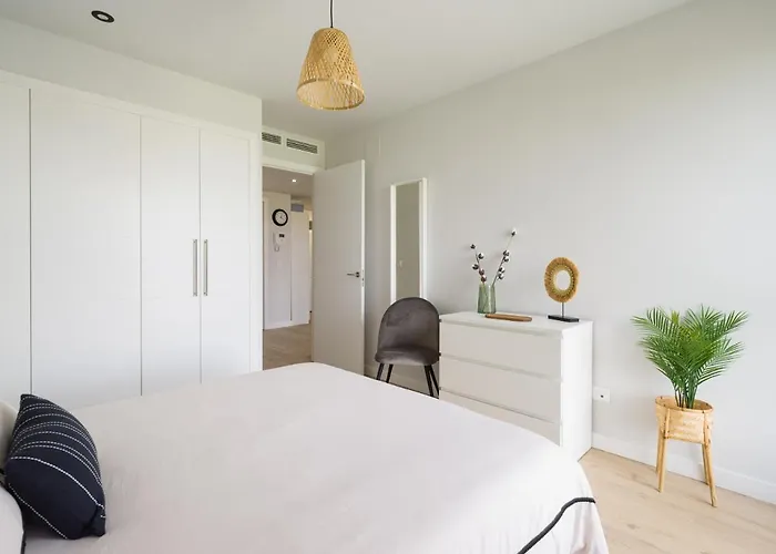 Sofia Navarro Bello, 1 P2 6d アパート *